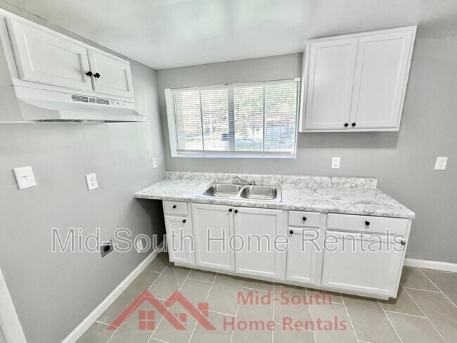 Building Photo - 2876 Cela Rd
