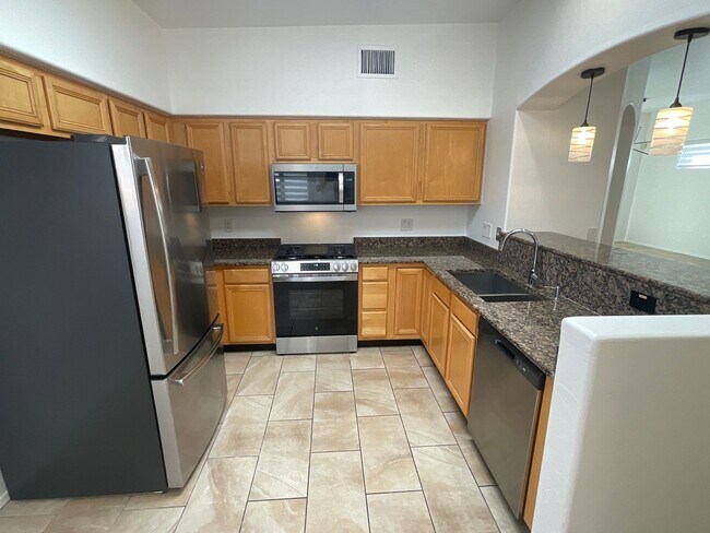 Building Photo - Convenient gated community
