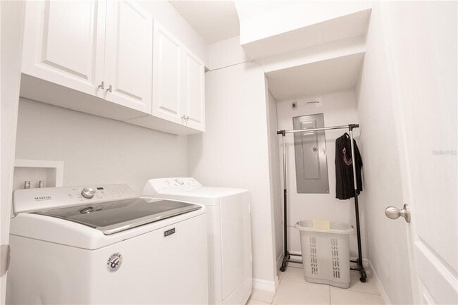 Building Photo - 3649 Seneca Club Loop