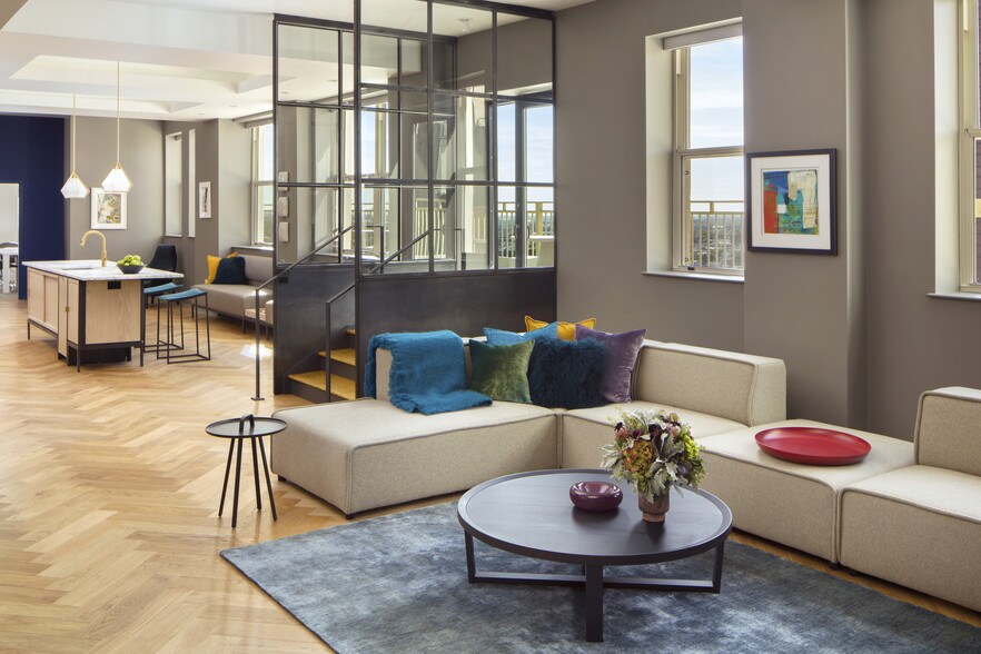 The Versailles 1530 Locust St Philadelphia PA 19102 Apartment Finder