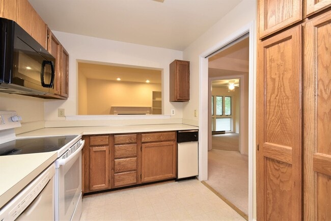 Building Photo - Big and Beautiful 2 Bedroom, 2 Full Bathroom, North Bethesda Condo!