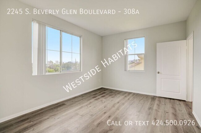 Building Photo - 2245 S Beverly Glen Blvd