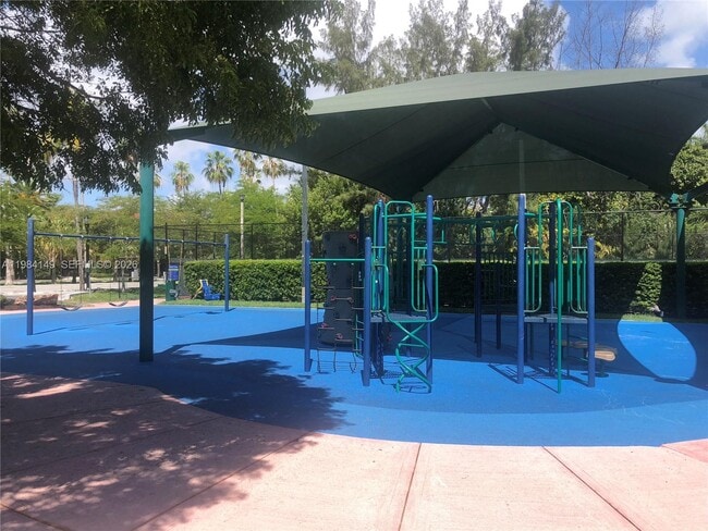 Building Photo - 265 Palm Ave