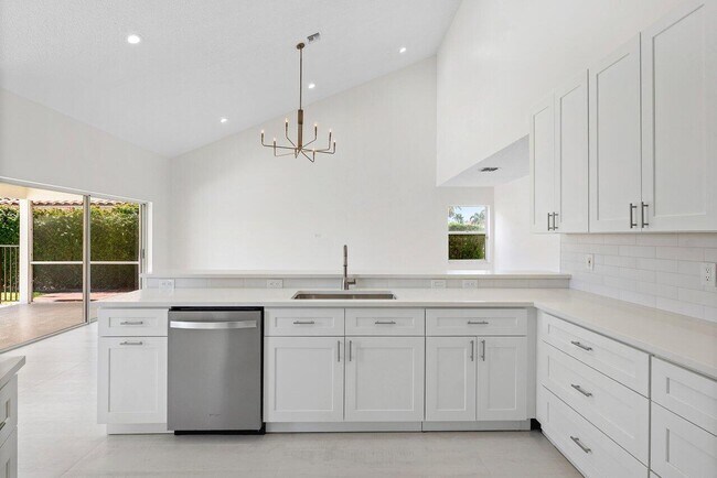 Building Photo - 20321 Hacienda Ct