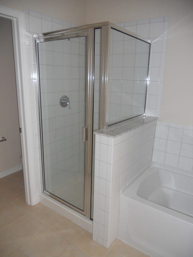 Building Photo - 7522 39th Pl N