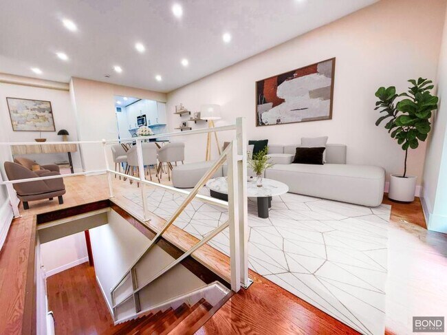 Building Photo - 3 bedroom in NEW YORK NY 10009