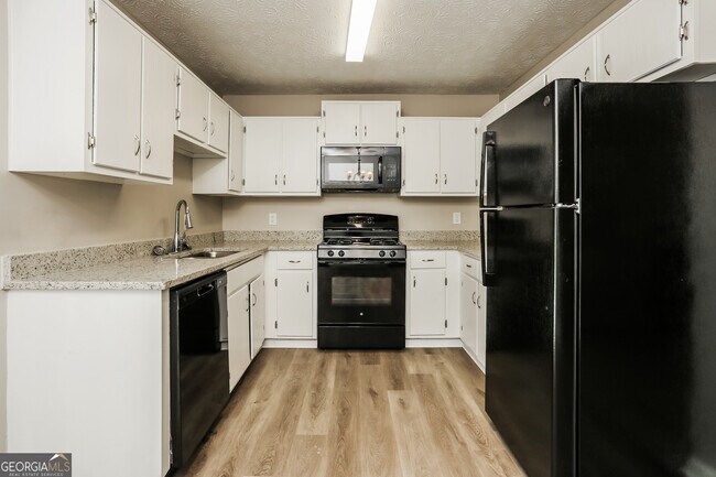 Building Photo - 661 Woodcrest Manor Dr