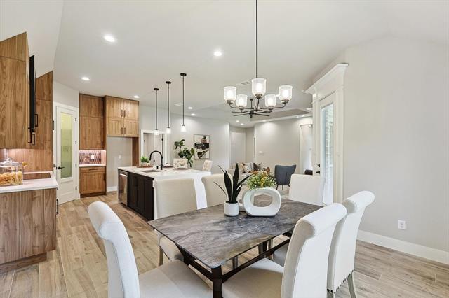 Building Photo - 2084 Glenhollow Dr