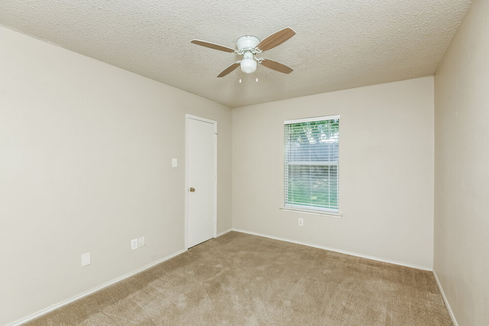 Building Photo - 617 Sawyer Dr