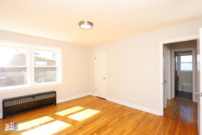 Building Photo - 7520 N Ridge Blvd