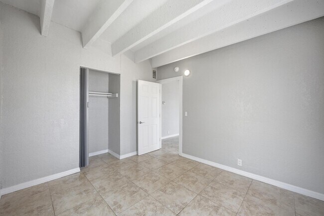 Building Photo - 812 19th St