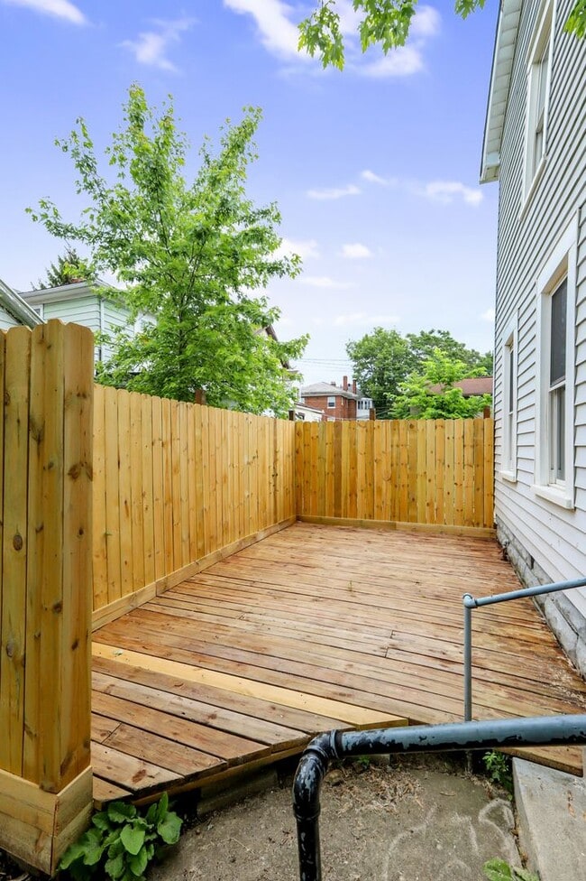 Building Photo - Check out this spacious 2bdr home for rent!