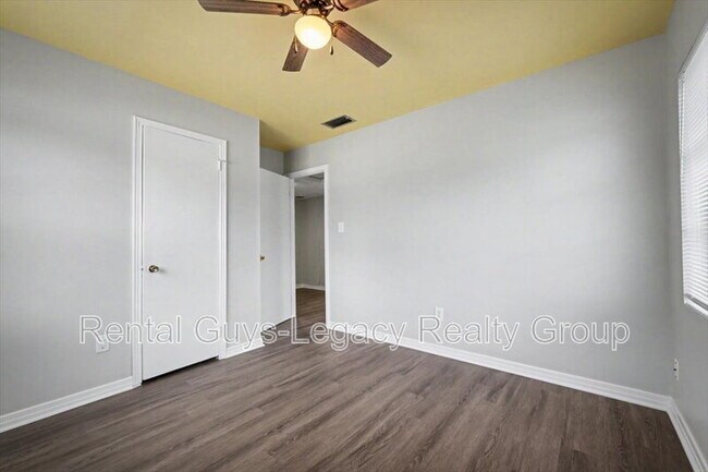 Building Photo - 10545 Citrus Ln