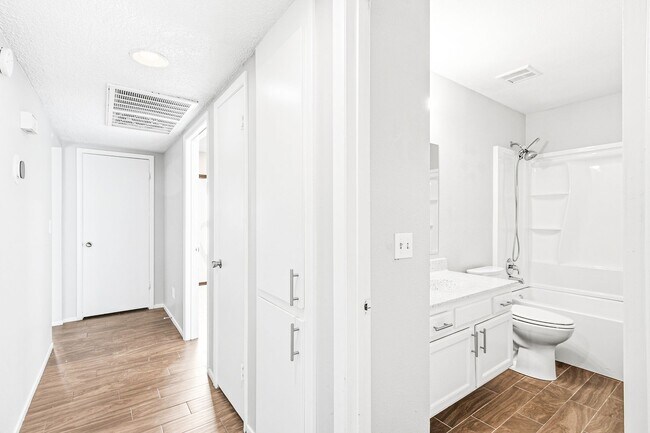 Building Photo - 3143 Sonata Dr