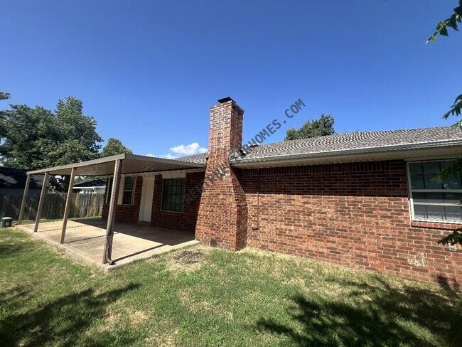 Building Photo - 9513 S Ross Ave