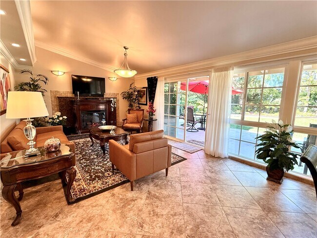 Building Photo - 14022 Elmbrook Dr