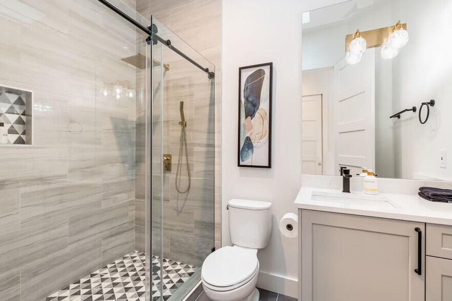 Building Photo - 115 110th Pl SE