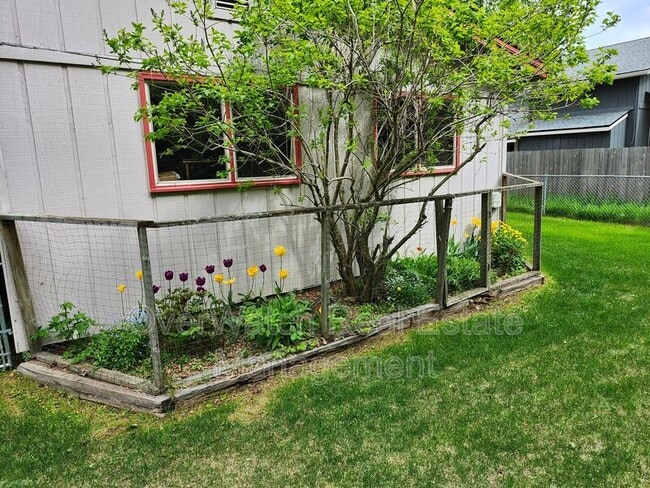 Building Photo - 3890 Caravelle Dr