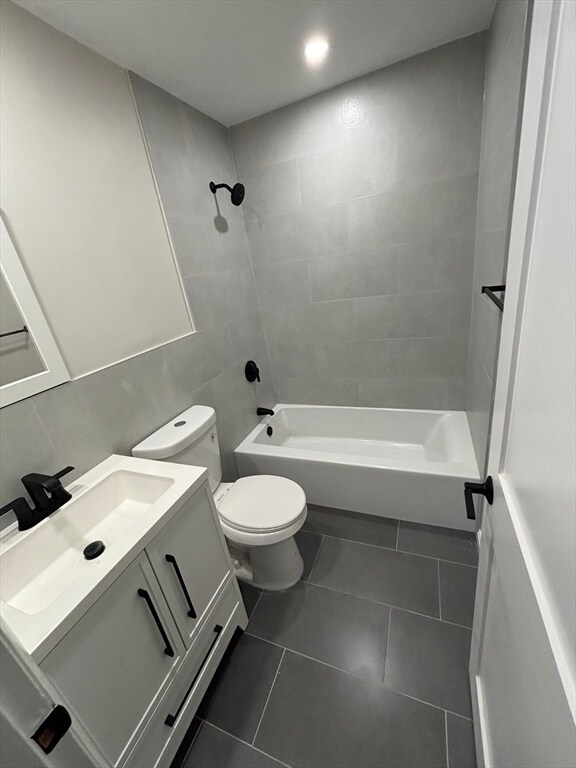 Building Photo - 16 Walnut St