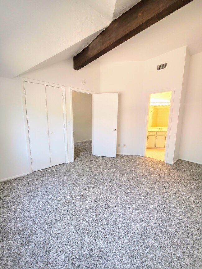 Building Photo - 2324 N Whispering Pines Way