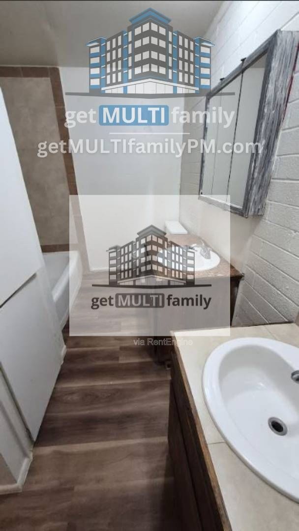 Building Photo - 8407 E Coronado Rd