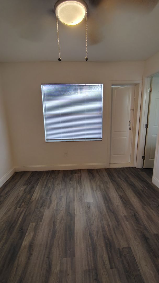 Building Photo - Beautiful home!