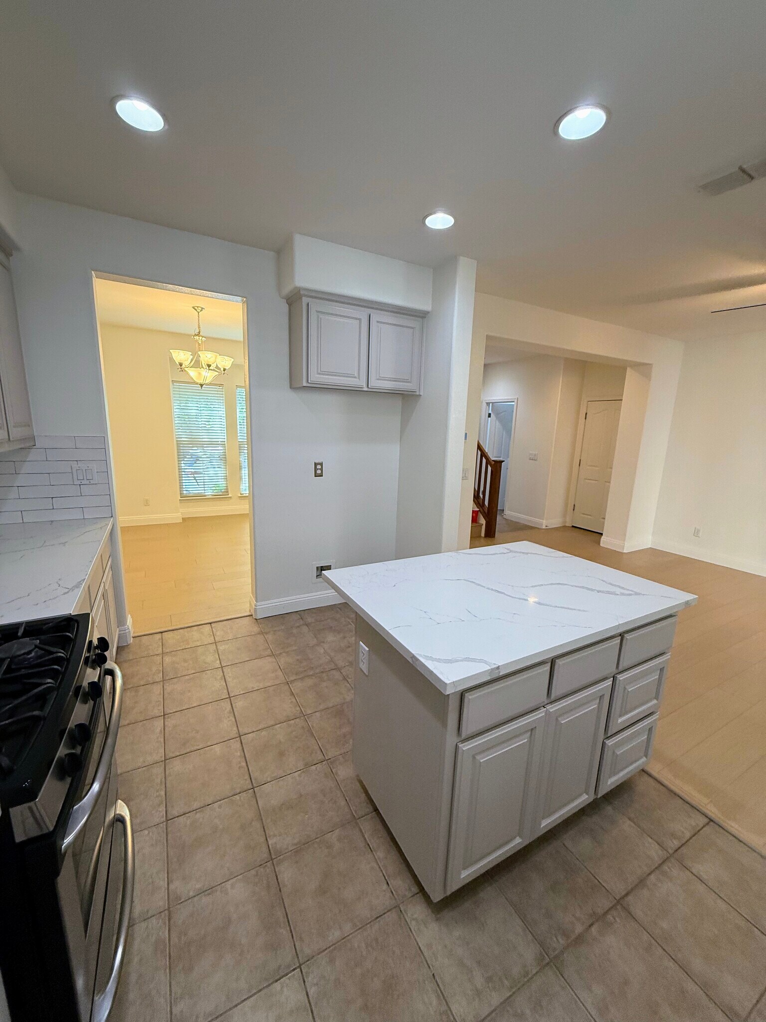 Building Photo - 5424 Knotty Pine Way