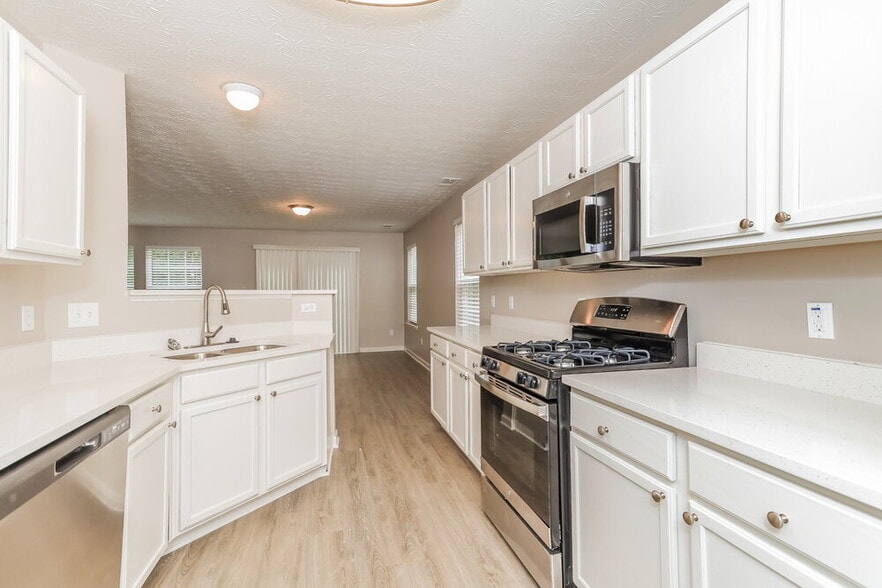 Building Photo - 5716 Sable Way