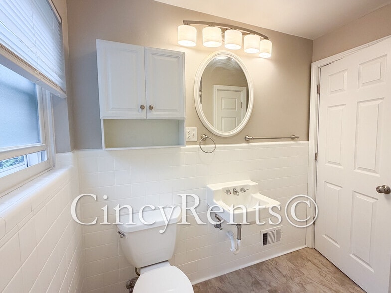 Building Photo - 4105 Paxton Woods Dr