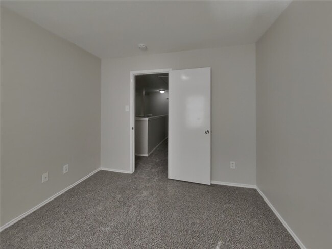 Building Photo - 3703 Bent Springs Ln