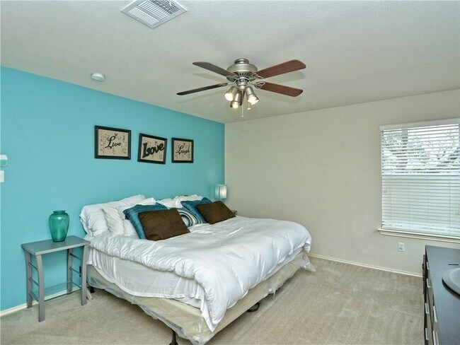 Building Photo - 4100 Whitecrest Cove