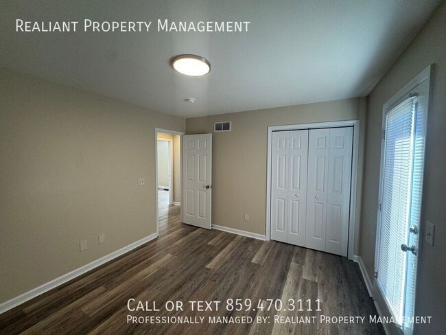 Building Photo - 304 Parker Pl