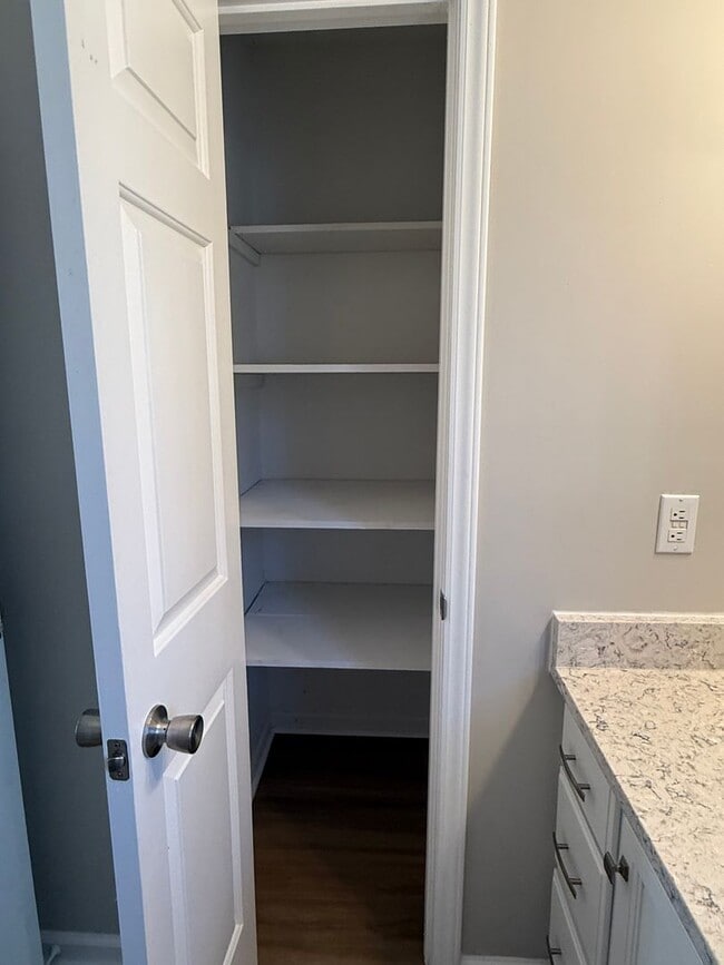 Building Photo - Three bedroom, 2 bath house in Elon