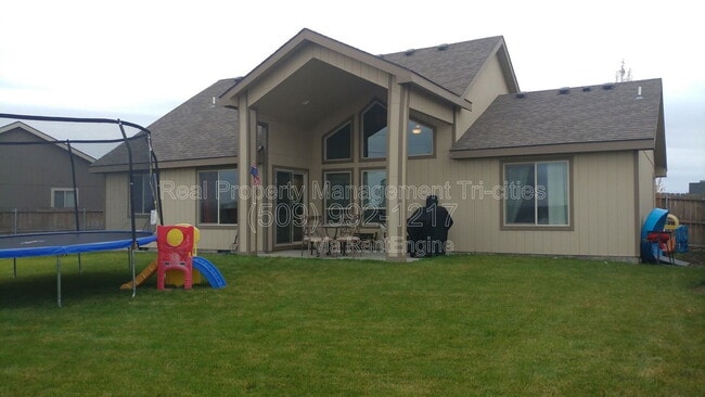 Building Photo - 605 Pradera Ct