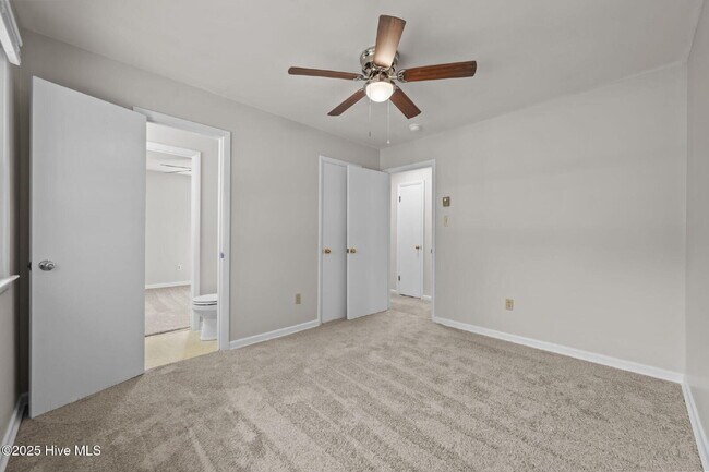 Building Photo - Nice 3 Bedroom Home -2503 Country Club Rd.