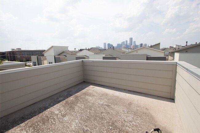 Building Photo - 2779 Clinton Dr