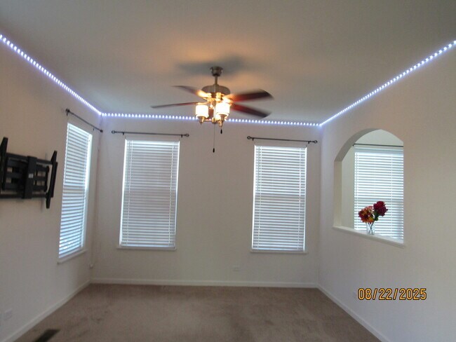 Building Photo - 410 S Jade Ln