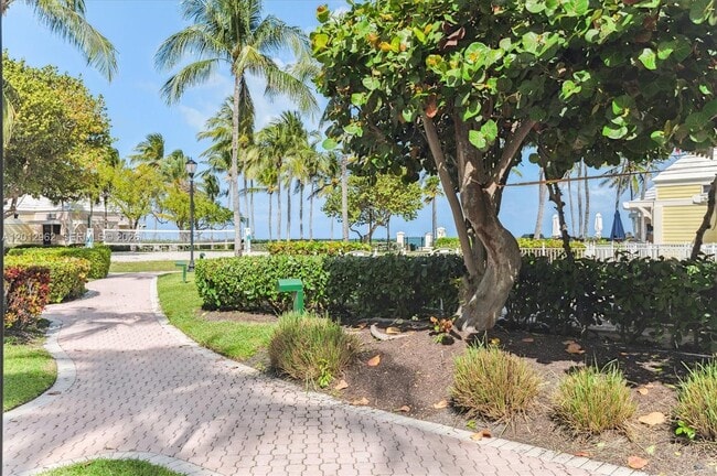 Building Photo - 701 Crandon Blvd