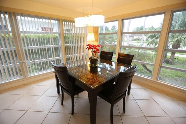 Building Photo - 3 bedroom in Hollywood FL 33020