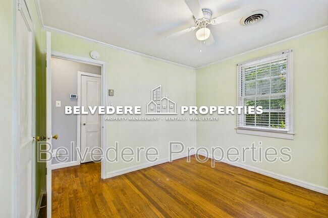 Building Photo - 1003 Cleburne St