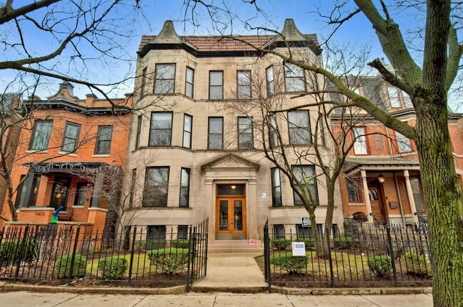 Primary Photo - 1415 W Belle Plaine Ave