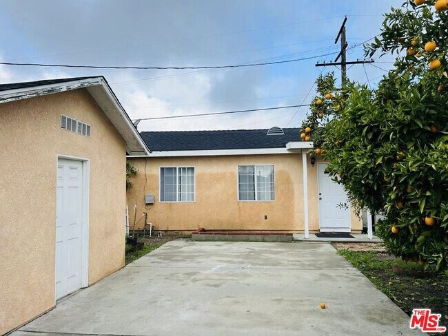 Building Photo - 13577 Mercer St