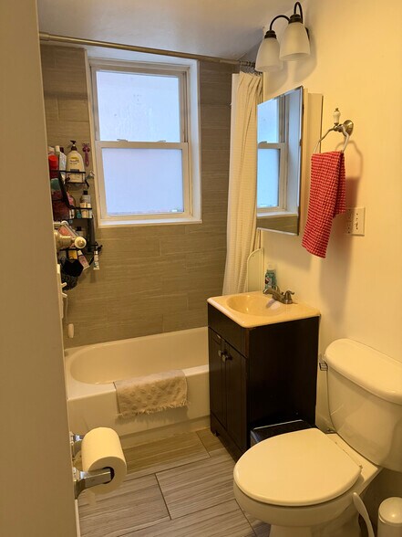 Building Photo - 226 Hanover St