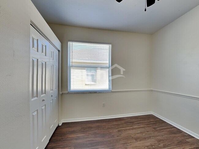 Building Photo - 6244 Macaw Glen