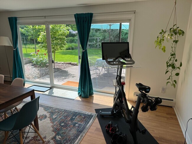 Building Photo - large modern home with big backyard, peace...