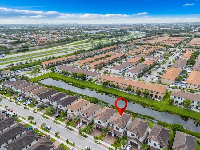 Building Photo - 3332 W 95th Terrace