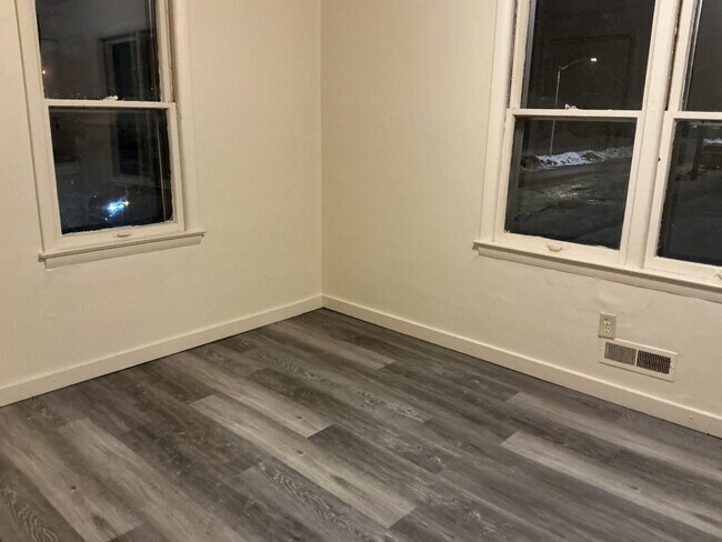 Building Photo - 4334-36 W Villard Ave