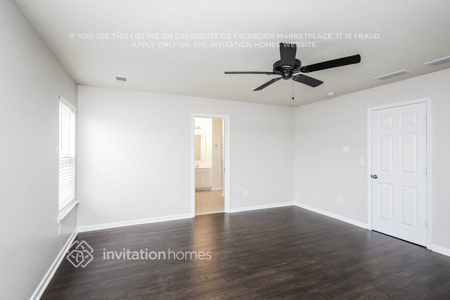 Building Photo - 2820 Englewood Dr