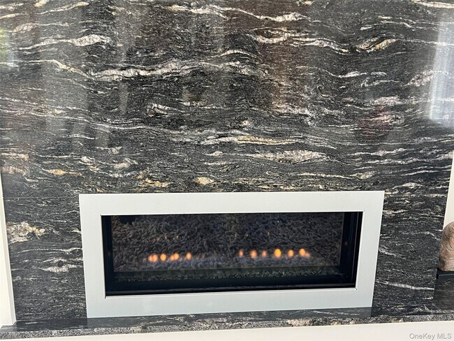 Building Photo - 42 N Menantic Rd