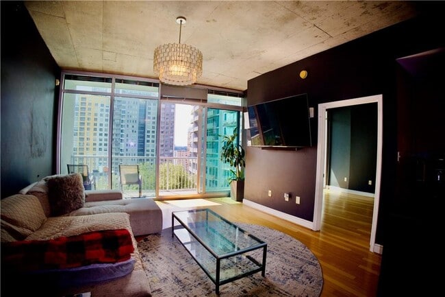 Building Photo - 950 W Peachtree St NW